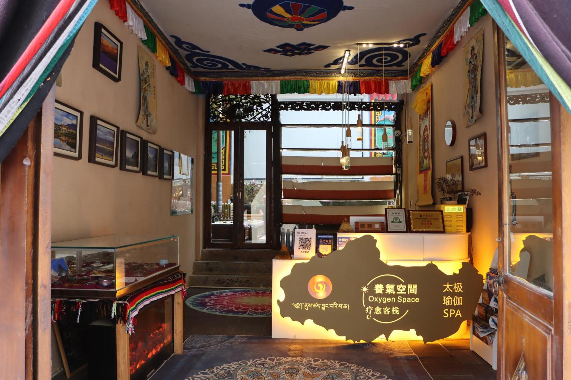 Energy Space Healing Inn Shangri-La Exterior foto